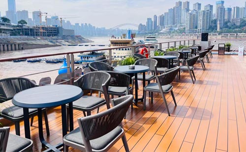 世纪绿洲俱乐部甲板 世纪绿洲俱乐部甲板