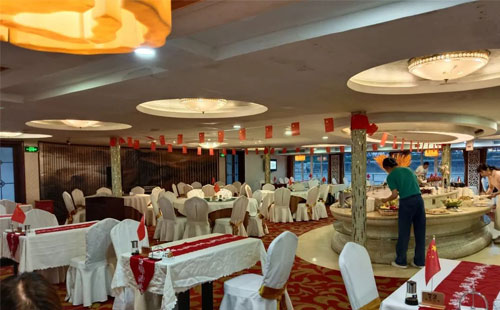 华夏神女2号游轮餐厅