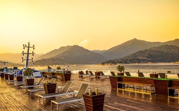 总统8号游轮甲板 总统8号游轮甲板